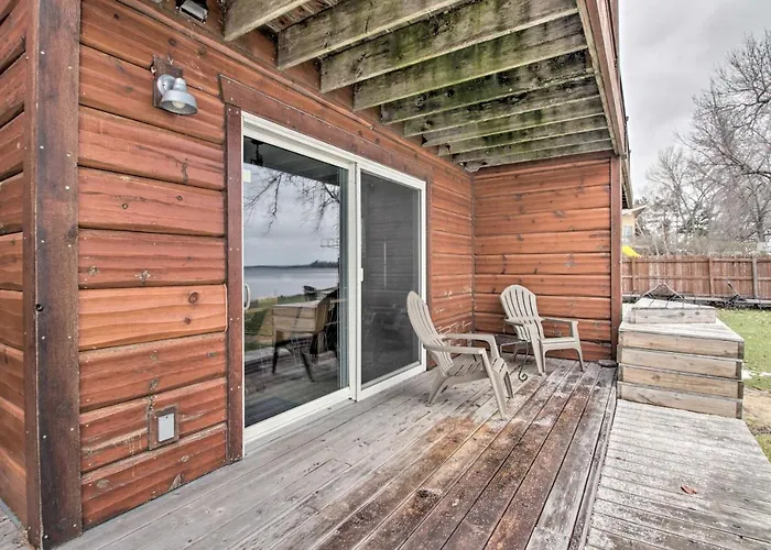 Pelican Lake Retreat W/ Fire Pit, Dock & Grill!