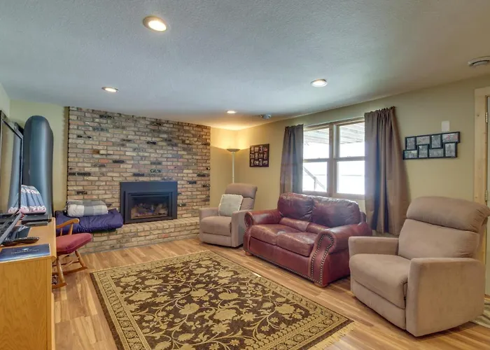Breezy Point House W/ Dock On Pelican Lake!